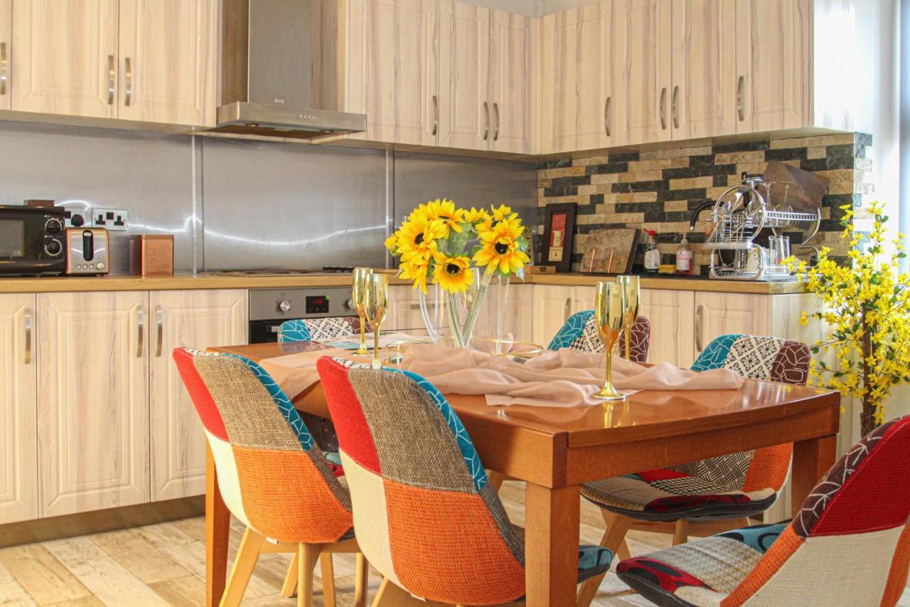Deluxe Apartment Ланарк Экстерьер фото