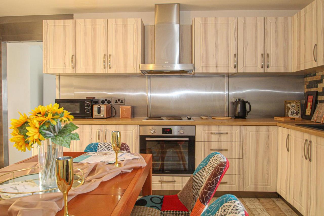 Deluxe Apartment Ланарк Экстерьер фото